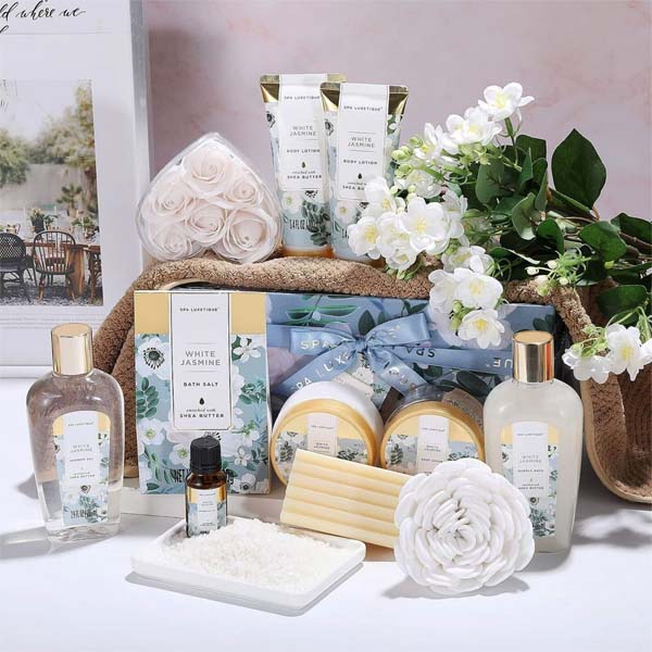 Spa Luxetique Gift Set for Women - 15 Pcs Vanilla Scent Gift Bath Baskets 